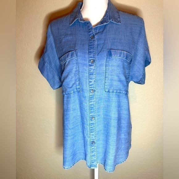 Chelsea & Violet Tops - Chelsea & Violet shirt size M